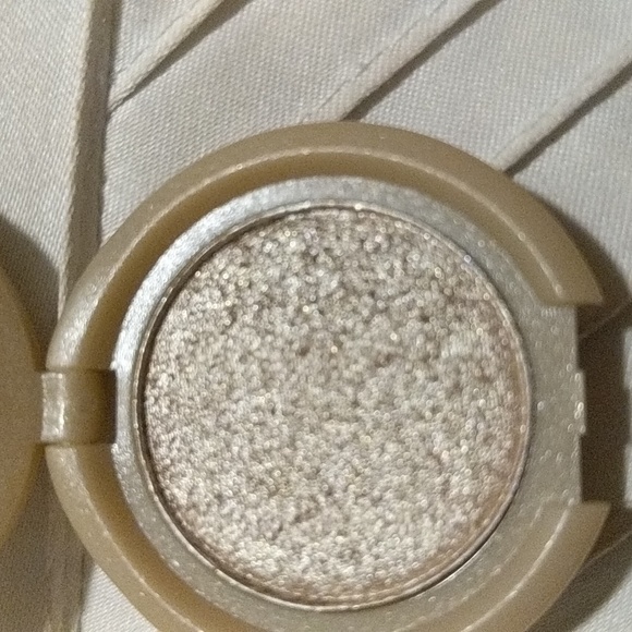 NWT IBY "Enlighten" Eyeshadow - Picture 4 of 4